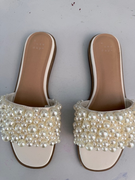 A new day Shoes - A new day pearl slides
